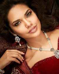 Esha Gupta